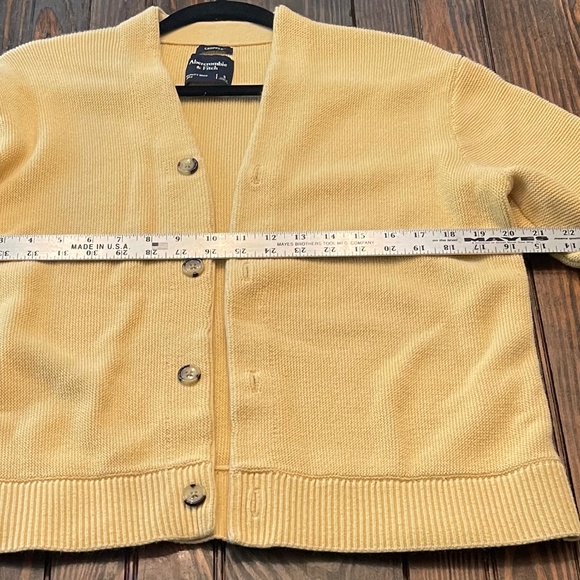 Abercrombie Fitch Men Cropped College Cardigan - Picture 2 of 6